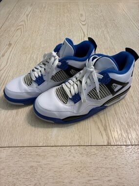 Men’s Nike Jordan Jordan 4 Retro
Motorsports 2017 Sneaker Shoes (Blue/White)